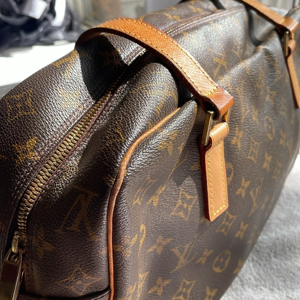 Authentic Louis Vuitton Shoulder Bag - Vintage July 2002, USA made - Picture 9 of 16